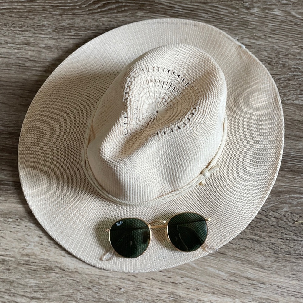Round Ray-band sunglasses